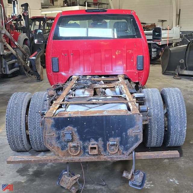 Image of Chevrolet 3500HD equipment image 2