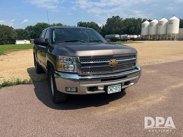 Image of Chevrolet Silverado equipment image 3