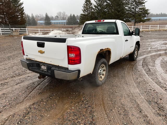 Image of Chevrolet Silverado equipment image 2