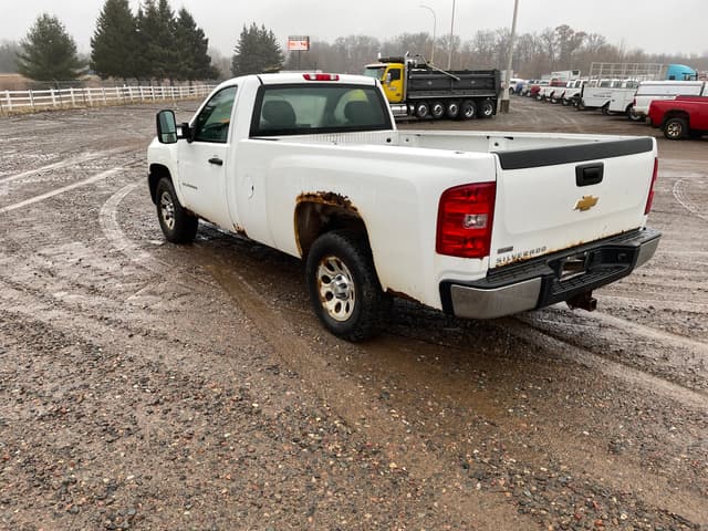 Image of Chevrolet Silverado equipment image 1