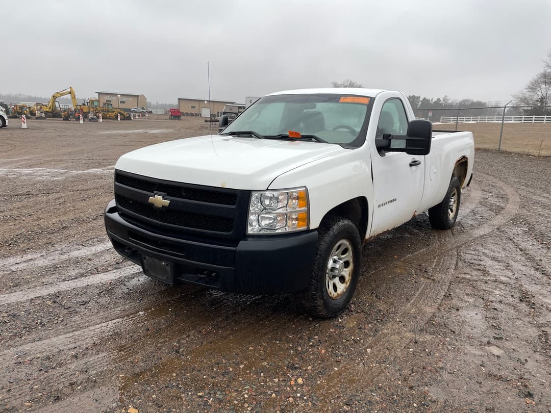 Image of Chevrolet Silverado Primary image