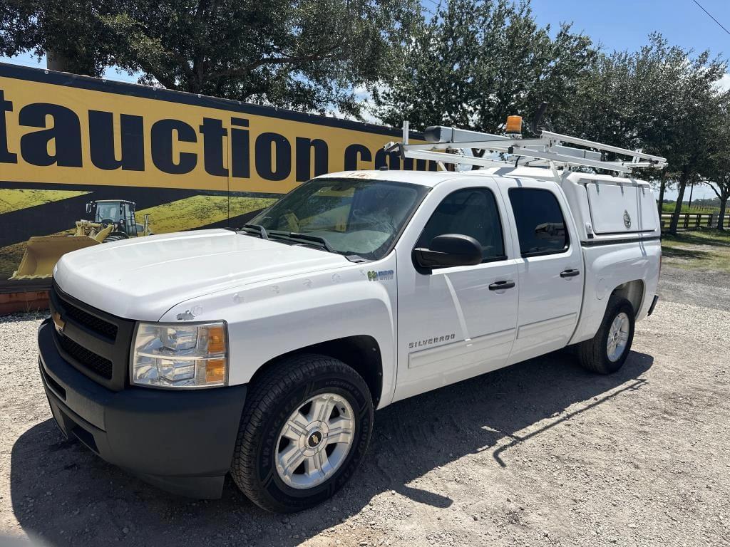 Image of Chevrolet Silverado Primary image