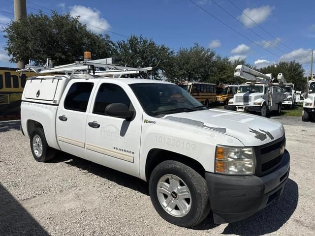 Image of Chevrolet Silverado equipment image 4