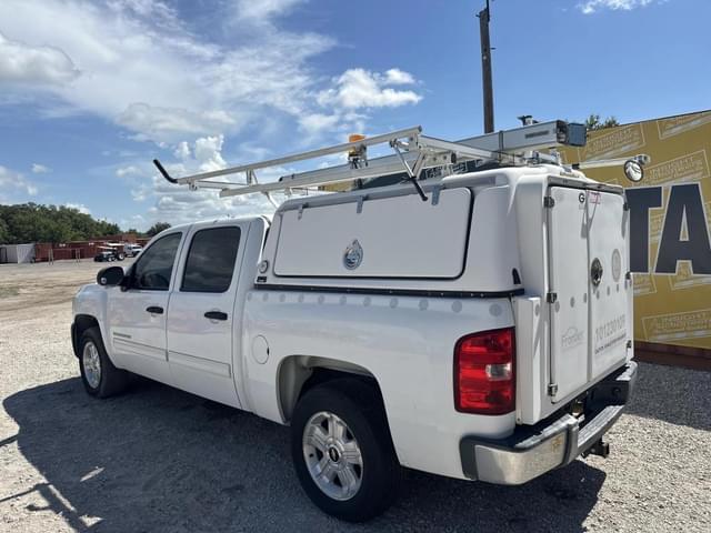 Image of Chevrolet Silverado equipment image 1