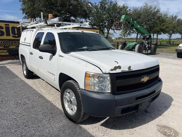 Image of Chevrolet Silverado equipment image 3