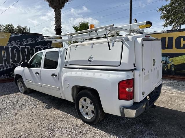 Image of Chevrolet Silverado equipment image 1