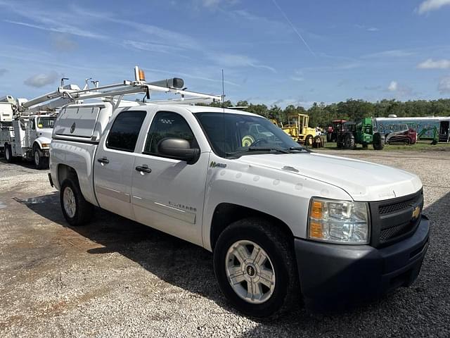 Image of Chevrolet Silverado equipment image 3