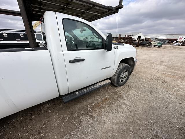 Image of Chevrolet 2500HD equipment image 2