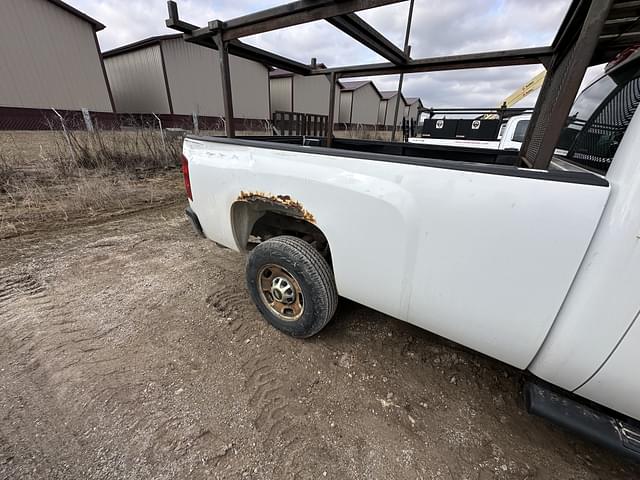 Image of Chevrolet 2500HD equipment image 3