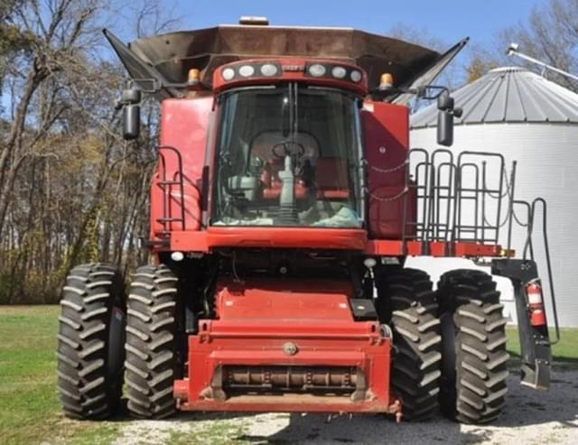 Image of Case IH 8120 equipment image 2