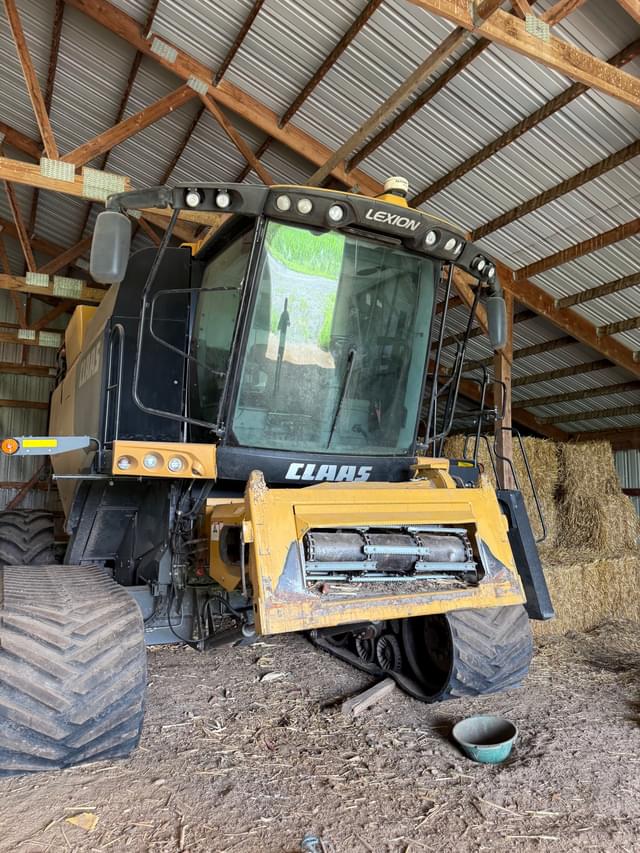 Image of CLAAS LEXION 750 equipment image 2