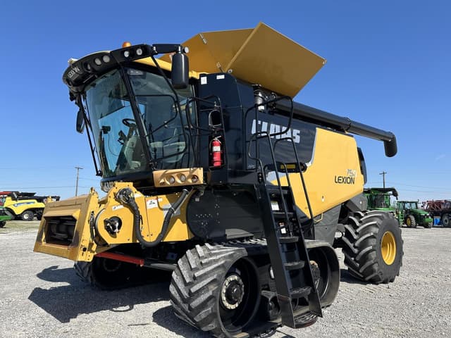 Image of CLAAS LEXION 750TT equipment image 2