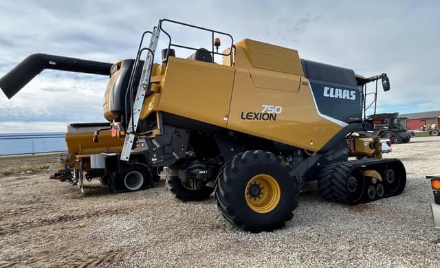 Image of CLAAS LEXION 750TT equipment image 3
