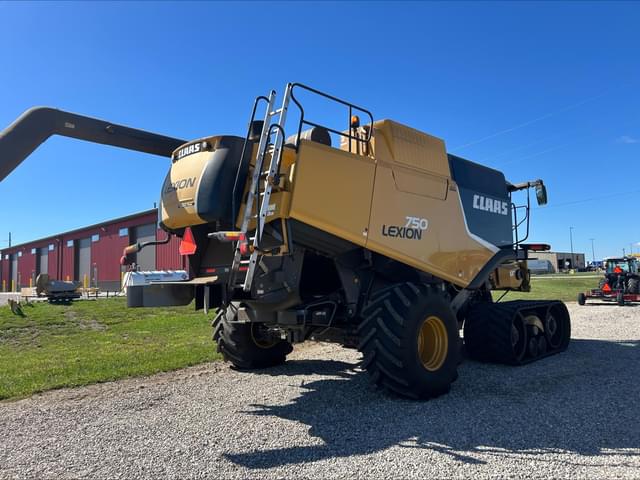 Image of CLAAS LEXION 750TT equipment image 4