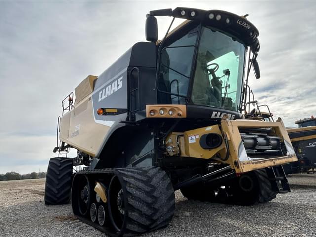 Image of CLAAS LEXION 750TT equipment image 2
