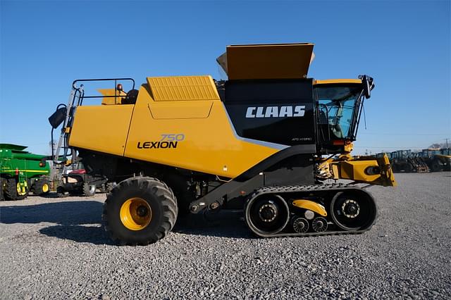 Image of CLAAS LEXION 750TT equipment image 1