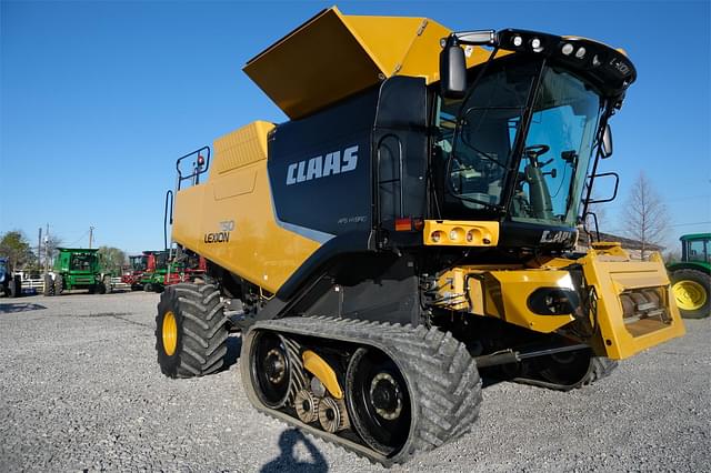 Image of CLAAS LEXION 750TT equipment image 3