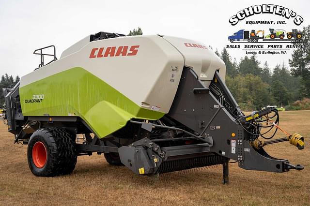 Image of CLAAS Quadrant 3300 equipment image 1