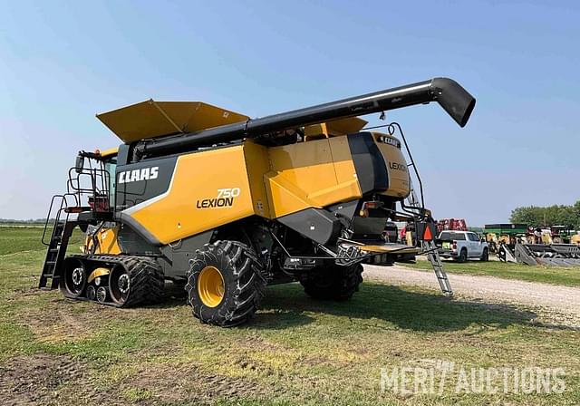 Image of CLAAS LEXION 750 equipment image 3