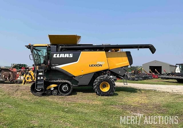 Image of CLAAS LEXION 750 equipment image 2