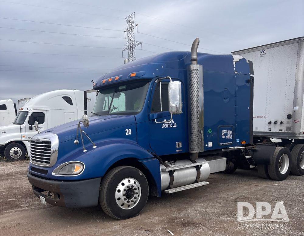 Image of Freightliner Columbia Primary image