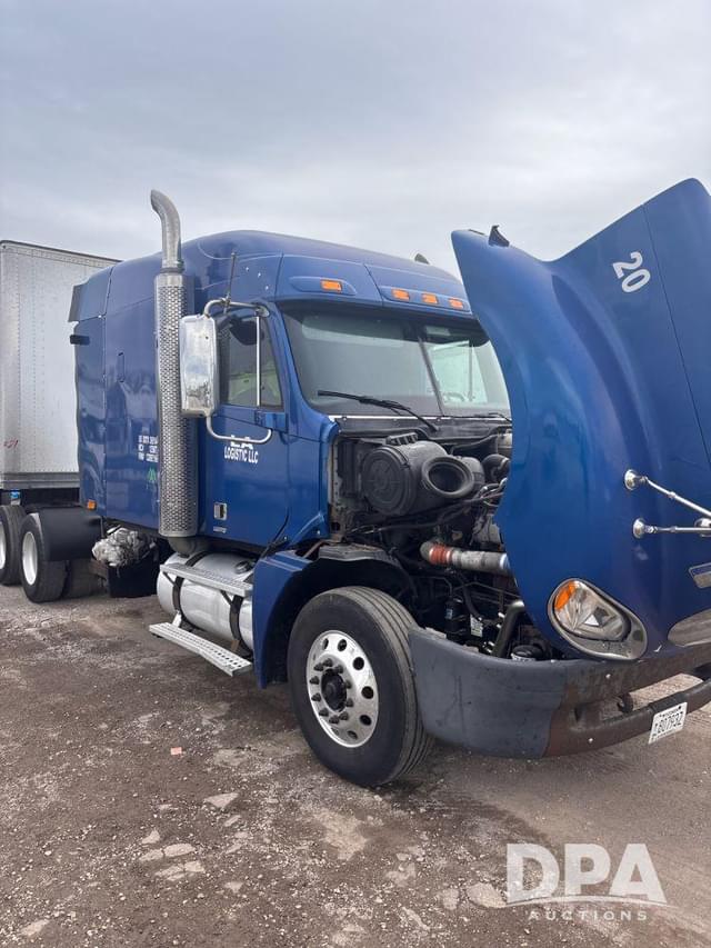Image of Freightliner Columbia equipment image 4