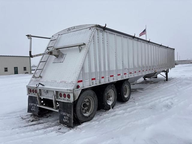 Image of Cornhusker 800 equipment image 2