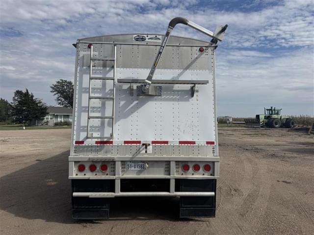 Image of Cornhusker 800 equipment image 3