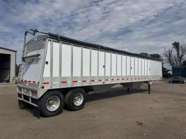Image of Cornhusker 800 equipment image 2