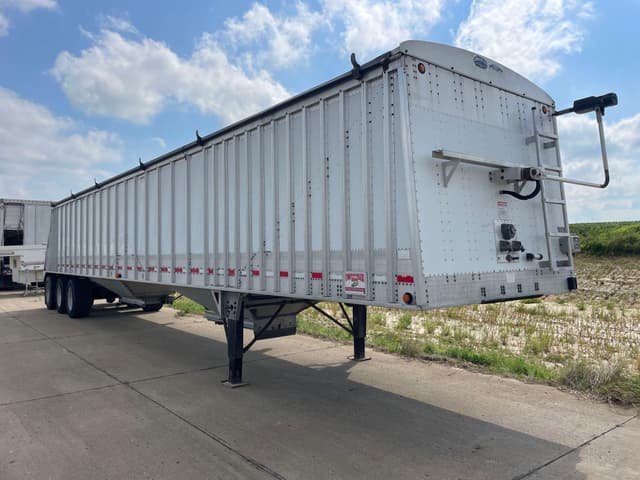 Image of Cornhusker 800 equipment image 2