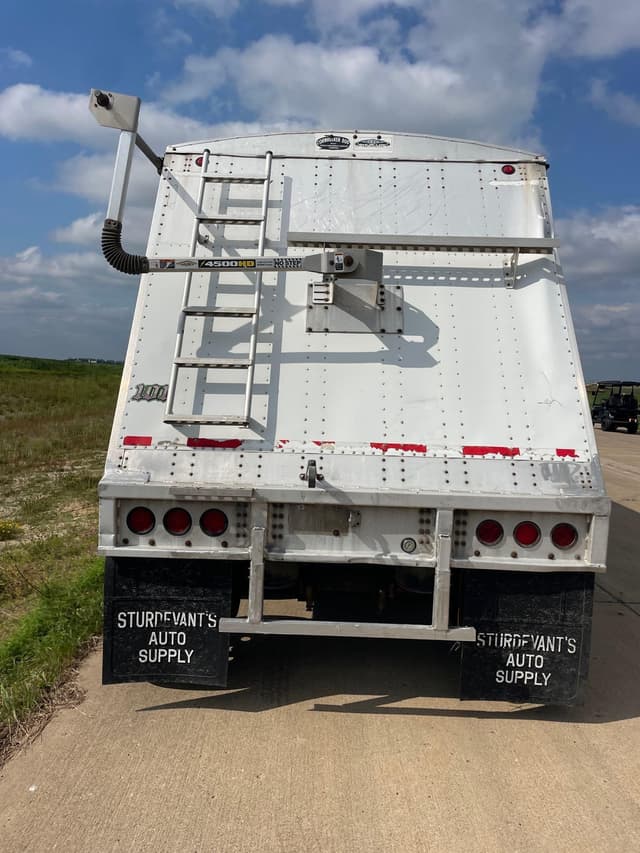 Image of Cornhusker 800 equipment image 4