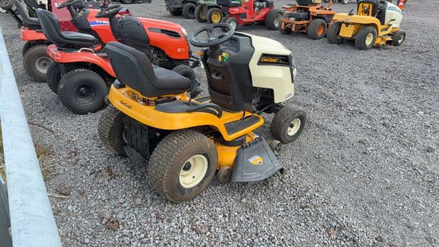Image of Cub Cadet LTX1040 equipment image 4