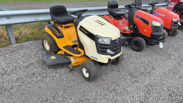 Image of Cub Cadet LTX1040 equipment image 2