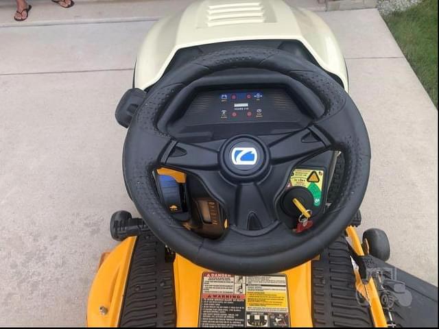 Image of Cub Cadet LTX1042KW equipment image 4