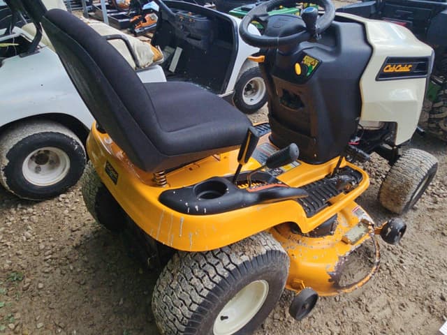 Image of Cub Cadet LTX1046 equipment image 3