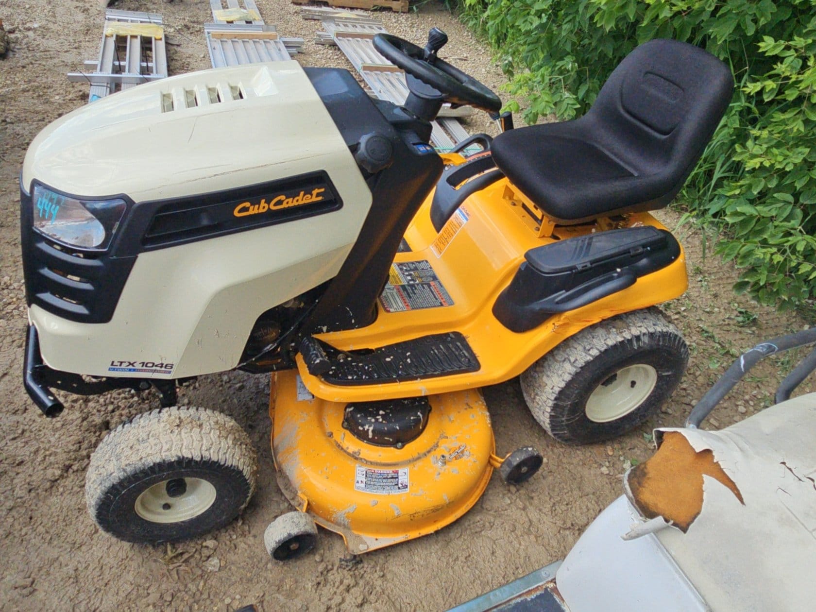 2012 Cub Cadet LTX1046 Equipment Image0