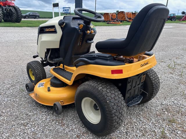 Image of Cub Cadet LTX1046KW equipment image 4