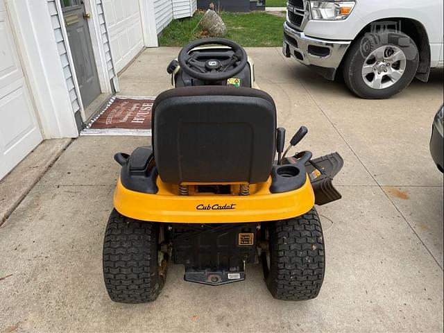 Image of Cub Cadet LTX1046 equipment image 2