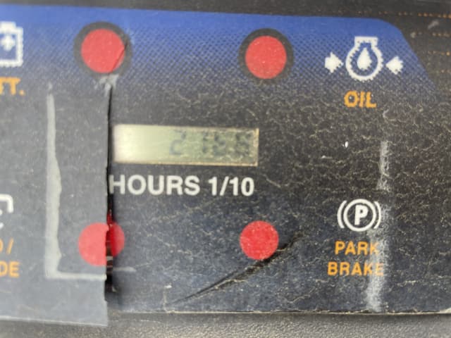 Image of Cub Cadet LTX1040 equipment image 4