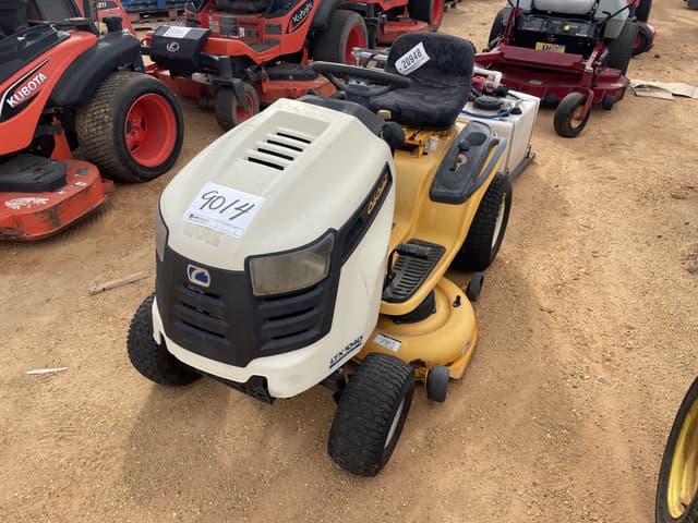 Image of Cub Cadet LTX1040 equipment image 3