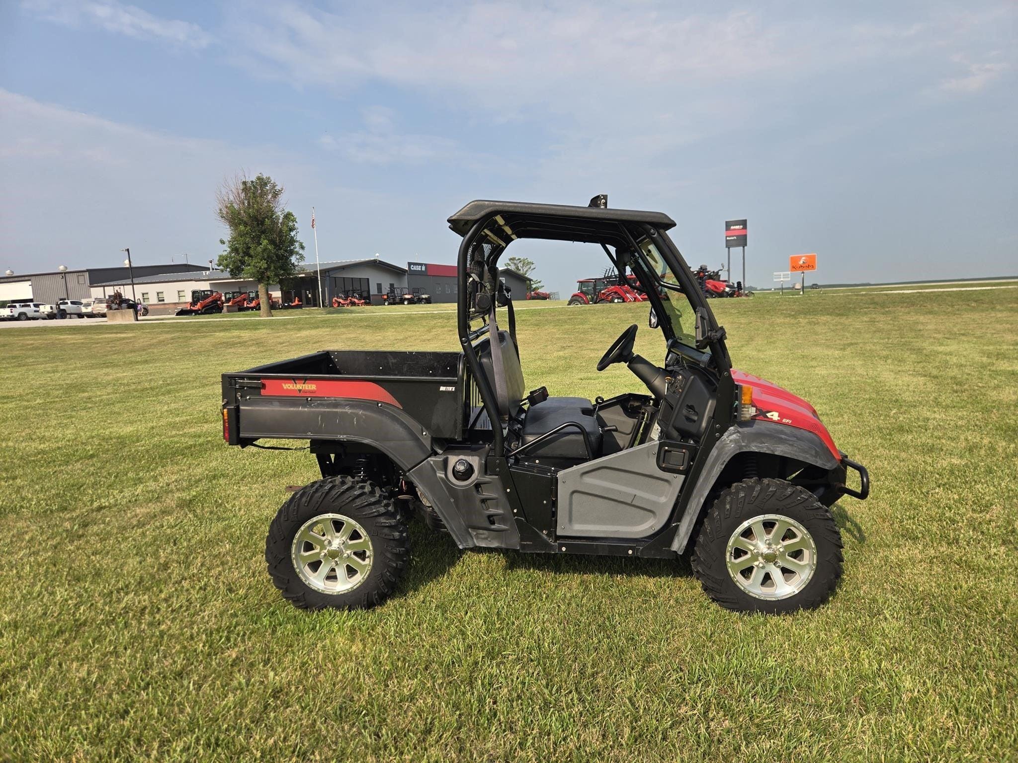 2012 Cub Cadet Volunteer 4X4 EFI Equipment Image0
