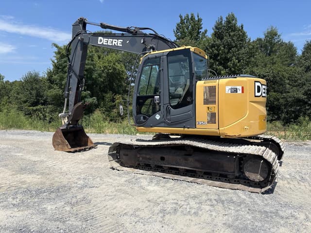 Image of John Deere 135D equipment image 3
