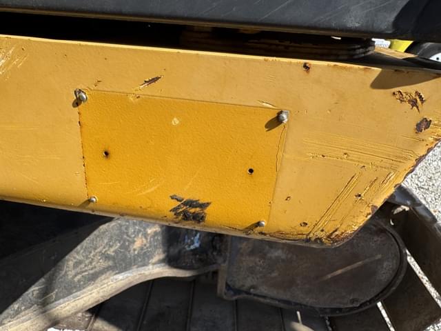 Image of John Deere 135D equipment image 4