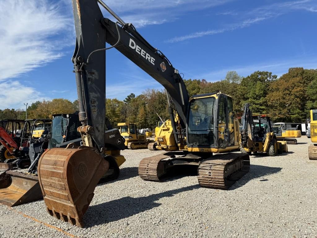 Image of John Deere 135D Primary image