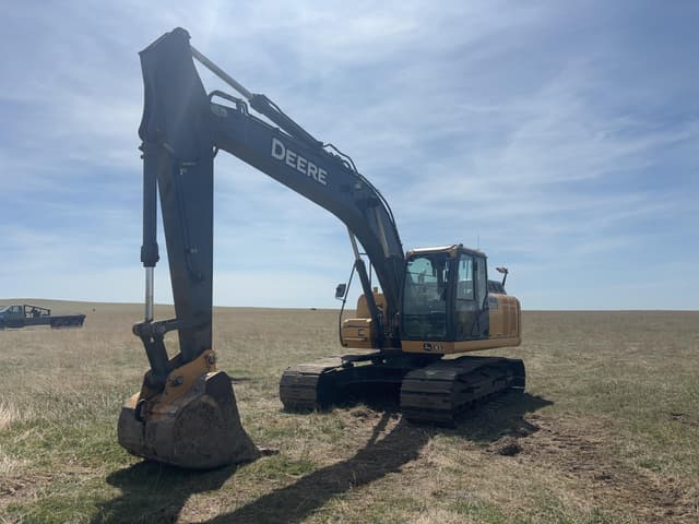 Image of John Deere 210G LC equipment image 2
