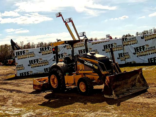 Image of John Deere 210K equipment image 2