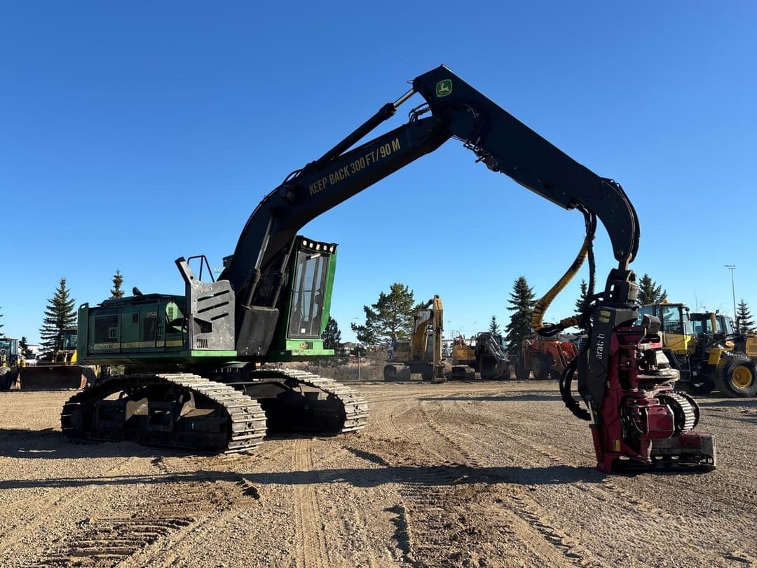 Image of John Deere 2154D Image 1