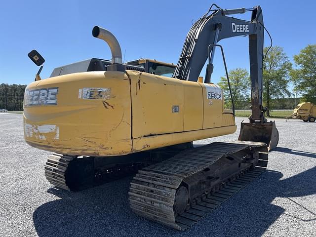 Image of John Deere 250G LC equipment image 4