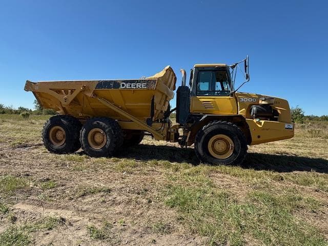 Image of John Deere 300D equipment image 1
