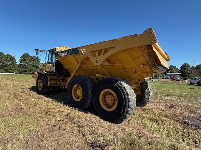 Image of John Deere 300D equipment image 4